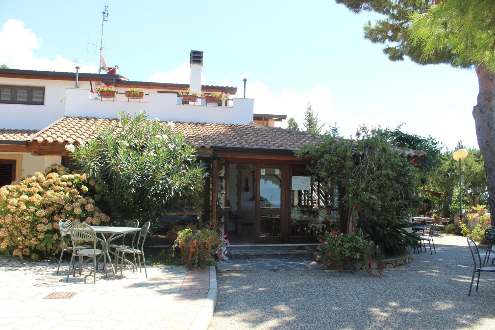 Villa Incanto B&B Caprioli Kültér fotó